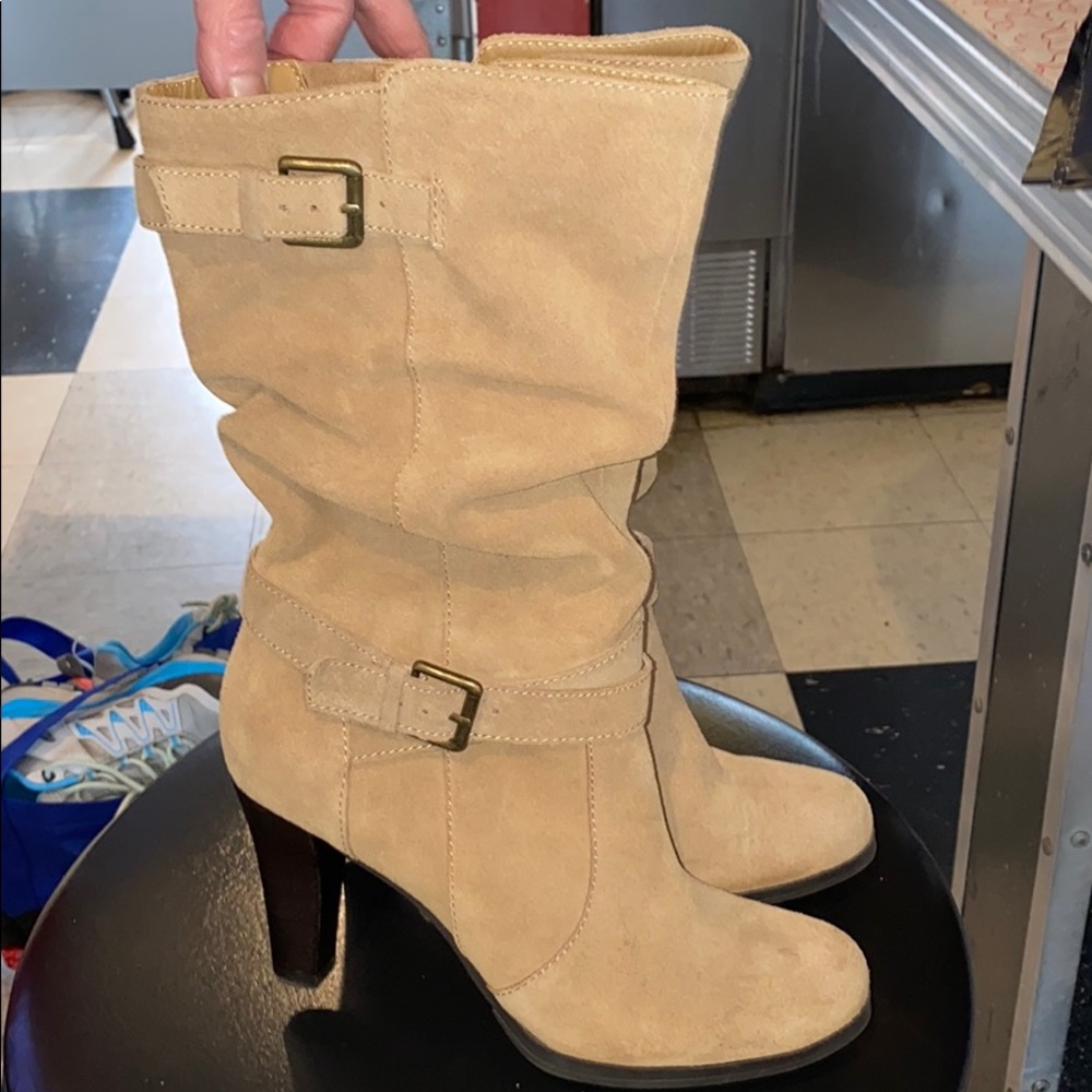 Heeled boots